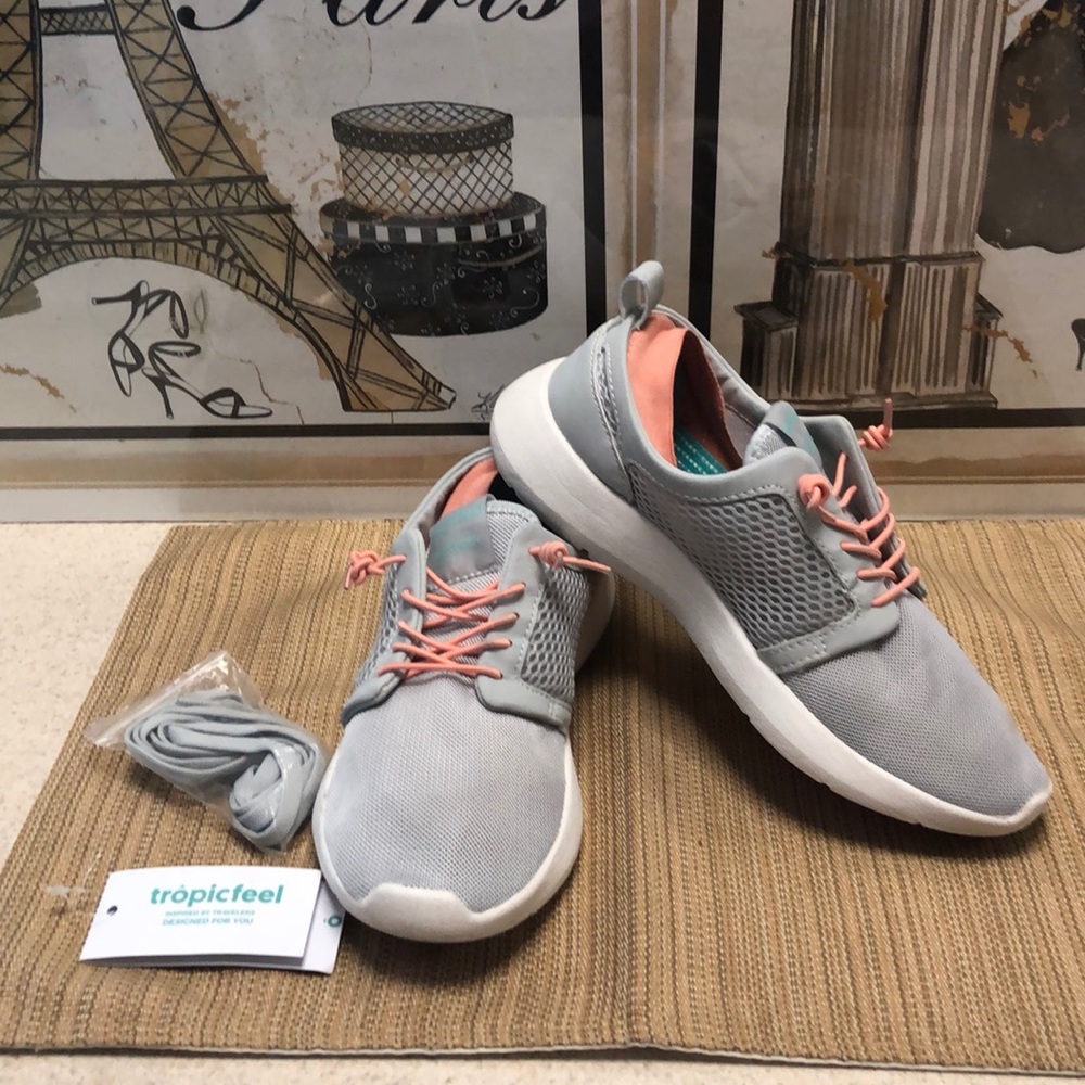 Tropic feel Monsoon Athletic shoes 38/7.5